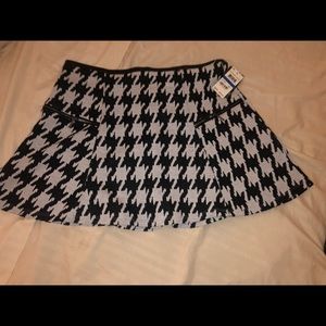 Black and white mini skirt